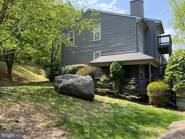 42 Chicopee Dr in Princeton, NJ - Building Photo - Building Photo