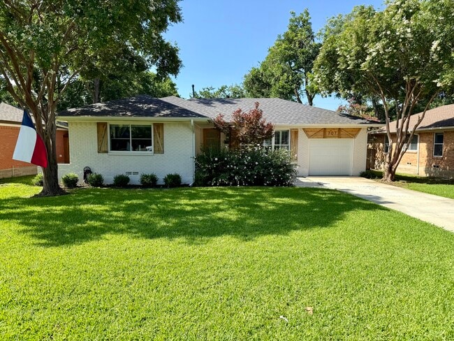 property at 707 Dumont Dr
