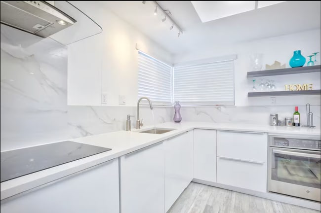 1966 Rockledge Dr in Las Vegas, NV - Foto de edificio - Building Photo