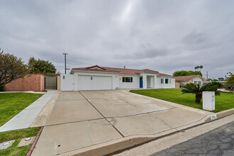 5060 Somerset St in Buena Park, CA - Building Photo - Building Photo