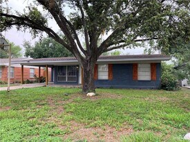 14 Camellia Ave in McAllen, TX - Building Photo