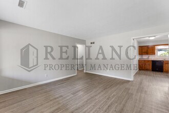 1719 S Woodlawn St in Wichita, KS - Building Photo - Building Photo