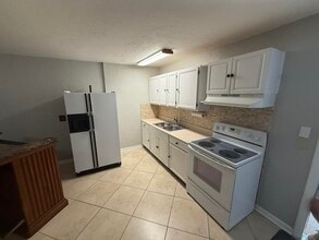 127 Mayfield Rd in Lantana, FL - Building Photo - Building Photo