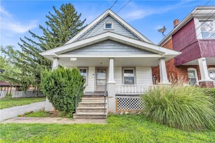 4512 Oak Park Ave in Cleveland, OH - Building Photo