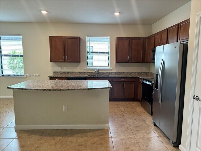 3932 Black Eagle Ln in Ft. Myers, FL - Building Photo - Building Photo