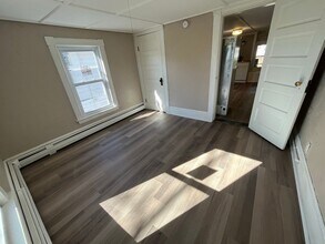 77 North St in Waterville, ME - Building Photo - Building Photo
