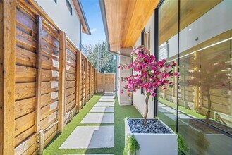 3619 Springbrook St in Dallas, TX - Foto de edificio - Building Photo