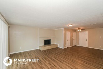 7147 Eudine Dr N in Jacksonville, FL - Foto de edificio - Building Photo