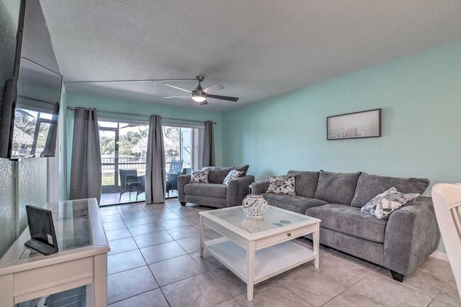 property at 6372 Palma Del Mar Blvd S