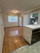 6325 Seyferth Way in Sacramento, CA - Building Photo - Building Photo