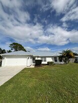 2109 SE Trillo St in Port St. Lucie, FL - Building Photo