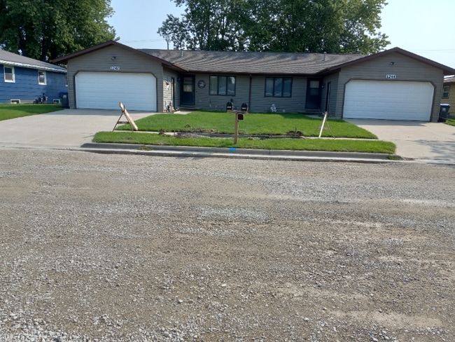 1242 Primrose Ln