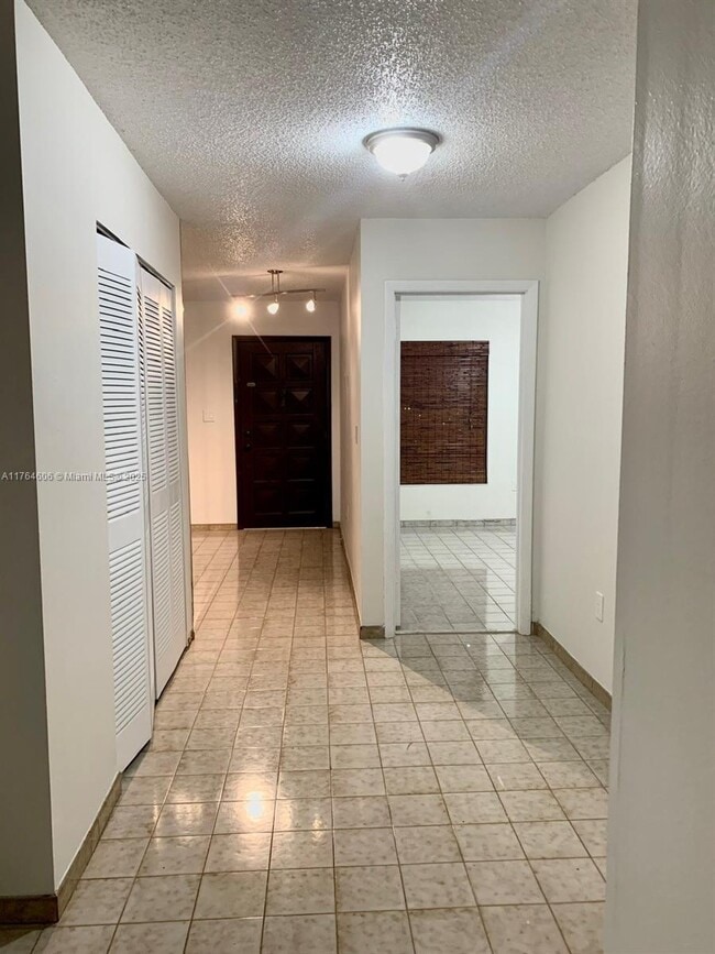 2465 SW 11th St in Miami, FL - Building Photo - Building Photo