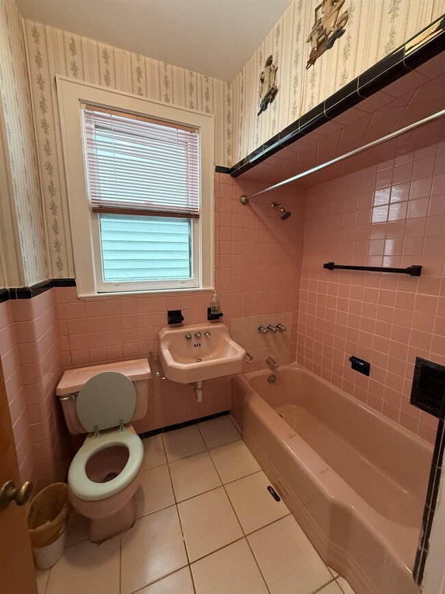 223 Jewett Ave-Unit -2 in Jersey City, NJ - Building Photo - Building Photo