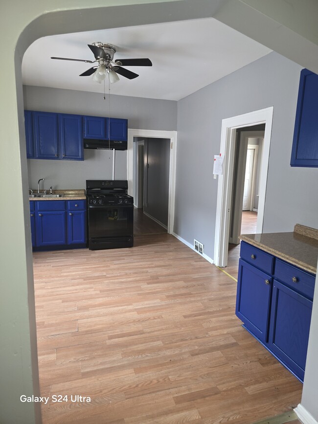 12242 S Eggleston Ave in Chicago, IL - Building Photo - Building Photo