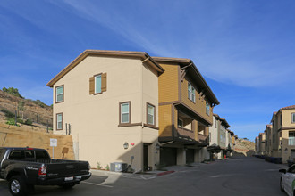 Mission Terrace in San Marcos, CA - Foto de edificio - Building Photo