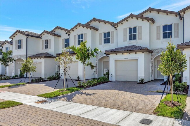 2408 SE 29th St in Homestead, FL - Building Photo - Building Photo