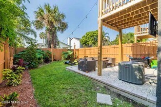 524 7th Ave S in Jacksonville Beach, FL - Building Photo - Building Photo