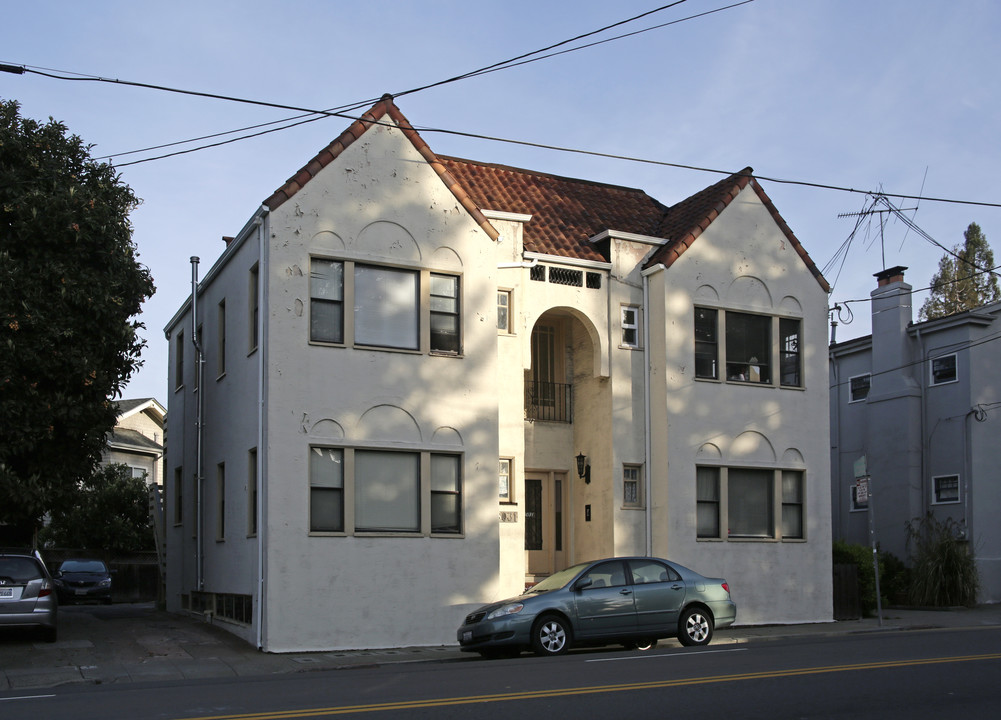 6031 Claremont Ave in Oakland, CA - Building Photo