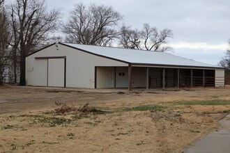 1973 E Old Hwy 40 in New Cambria, KS - Building Photo - Building Photo
