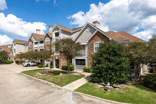 Regent Apartment Homes in Baton Rouge, LA - Building Photo