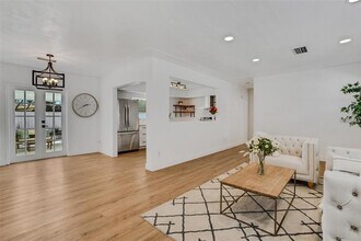 1320 Dixie Ln S in St. Petersburg, FL - Building Photo - Building Photo
