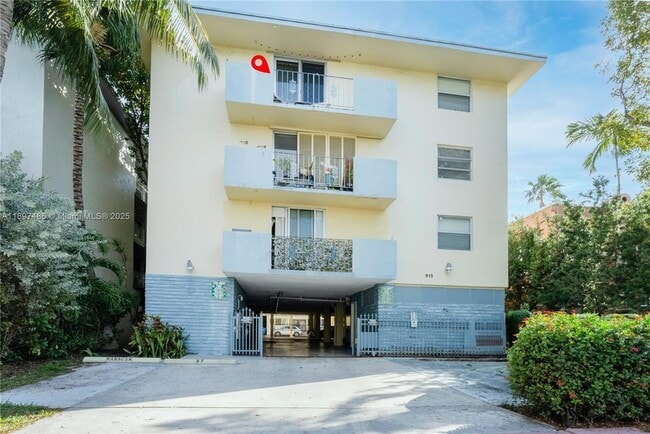 property at 915 Jefferson Ave