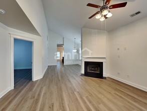 13027 W Douglas Park Dr in Huntersville, NC - Building Photo - Building Photo