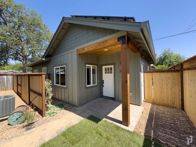 property at 1439 Chestnut St