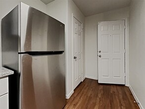 21619 Ornella Cir in Humble, TX - Foto de edificio - Building Photo