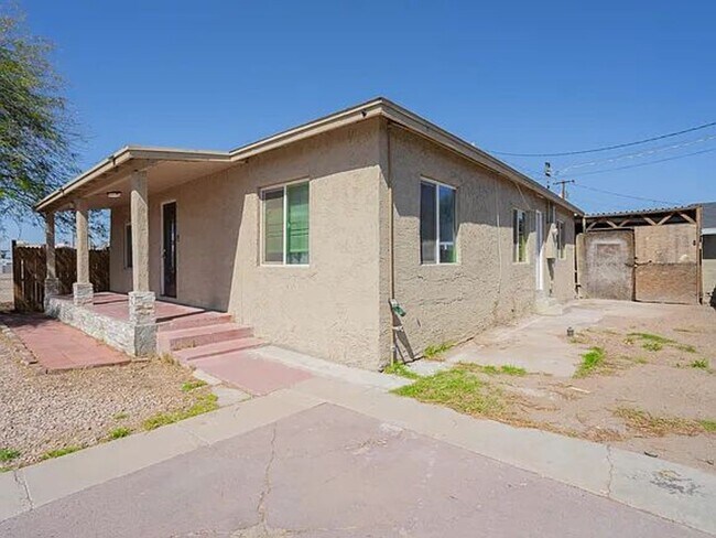 property at 308 W Yavapai St