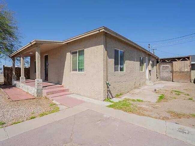 property at 308 W Yavapai St