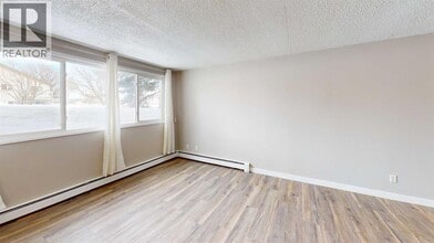 10105-10107 107 Ave in Grande Prairie, AB - Building Photo - Building Photo