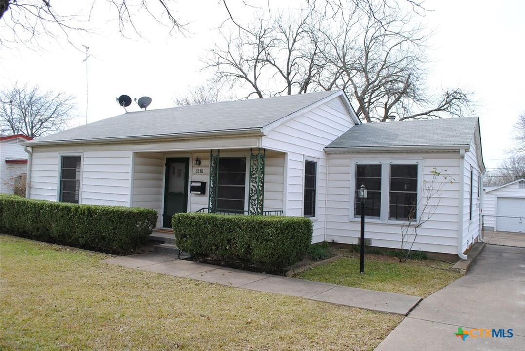 1818 S 35th St in Temple, TX - Building Photo