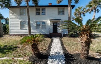 900 Second St in Neptune Beach, FL - Building Photo