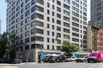 175 E 74th St in New York, NY - Building Photo - Building Photo