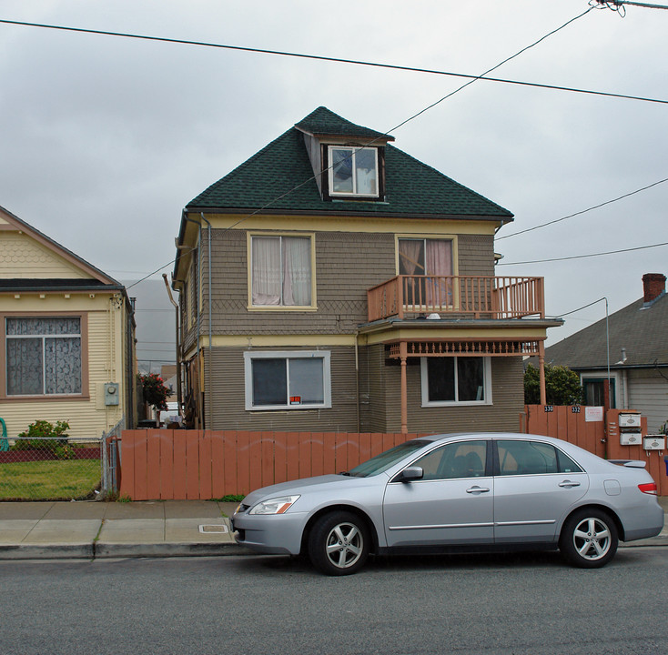 330 Commercial Ave in South San Francisco, CA - Foto de edificio