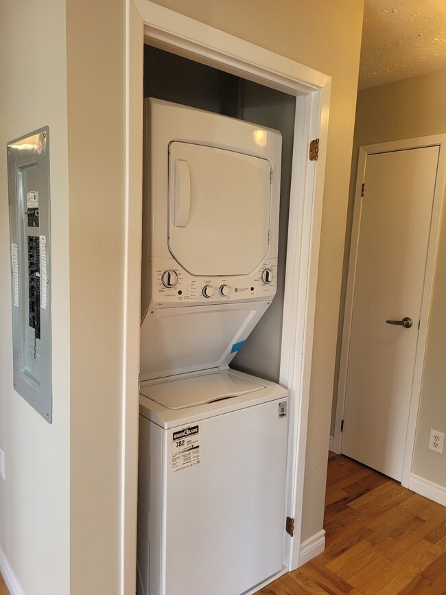 30 Leacock Ct in Dartmouth, NS - Building Photo - Building Photo