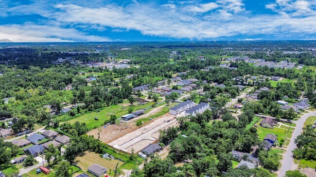 6523 Tree Branch Dr in Houston, TX - Building Photo - Building Photo