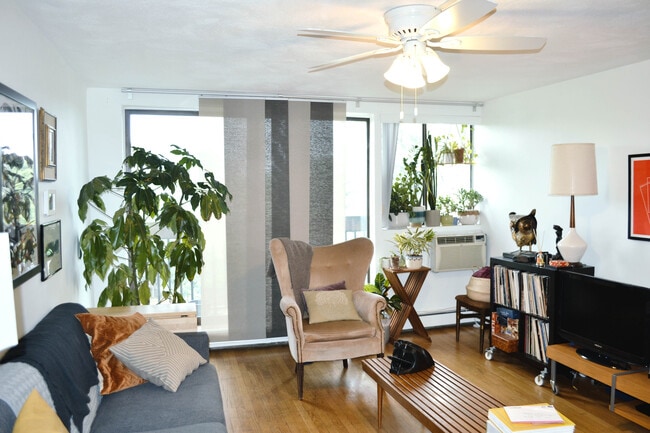 1643 Cambridge St, Unit 66 in Cambridge, MA - Building Photo - Building Photo