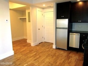 126 Charles St-Unit -Apt 1A in Cambridge, MA - Foto de edificio - Building Photo