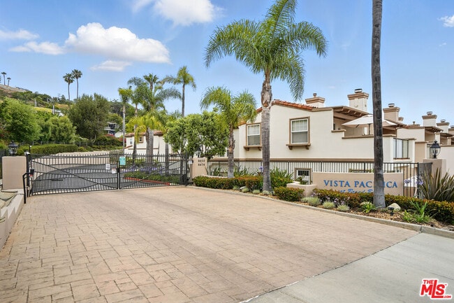 6440 Lunita Rd in Malibu, CA - Building Photo - Building Photo