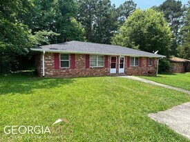 4057 Elizabeth Park Ct in Conley, GA - Building Photo