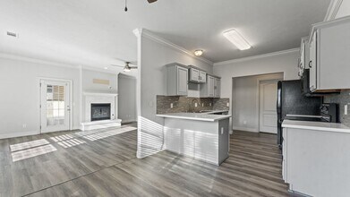 1505 N Cannondale Dr in Fayetteville, AR - Building Photo - Building Photo