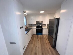 1242A 9th Ave in Honolulu, HI - Building Photo - Building Photo