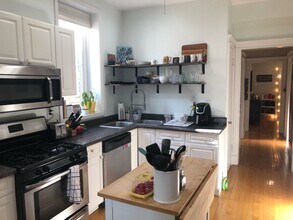 1427 W Berwyn Ave, Unit 2 in Chicago, IL - Building Photo - Building Photo