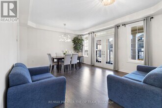 30 Bannockburn Dr in Vaughan, ON - Building Photo - Building Photo