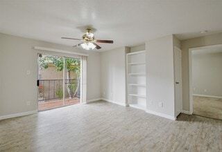 12955 Woodforest Blvd, Unit 76 in Houston, TX - Building Photo - Building Photo