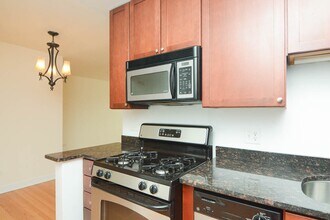 628 W Wrightwood Ave in Chicago, IL - Building Photo - Building Photo
