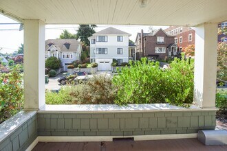 422 N 63rd St in Seattle, WA - Foto de edificio - Building Photo